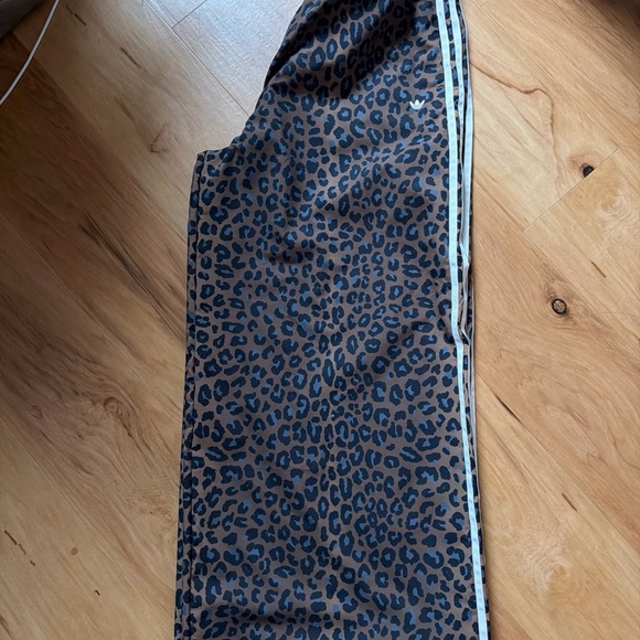 adidas Originals Women's Adilenium Trackpants  M - BNWT - Picture 6 of 7